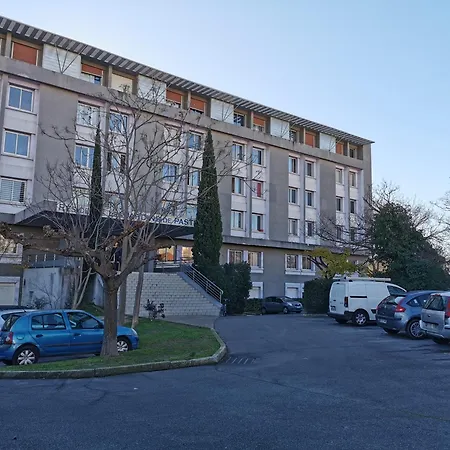 Апартаменты Superbe De 23m² Ним
